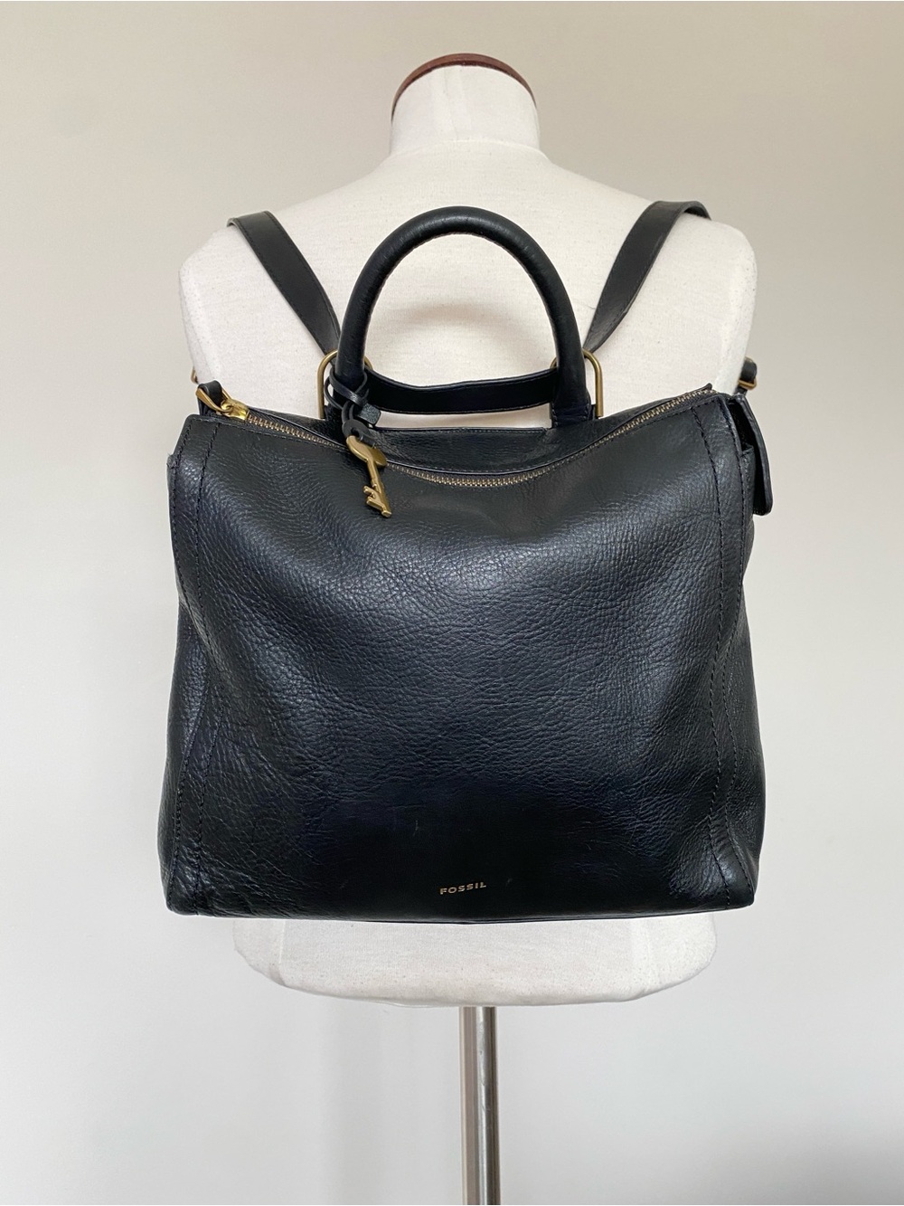 Fossil Leather Black Convertible Adjustable Backpack Shoulder Bag Purse